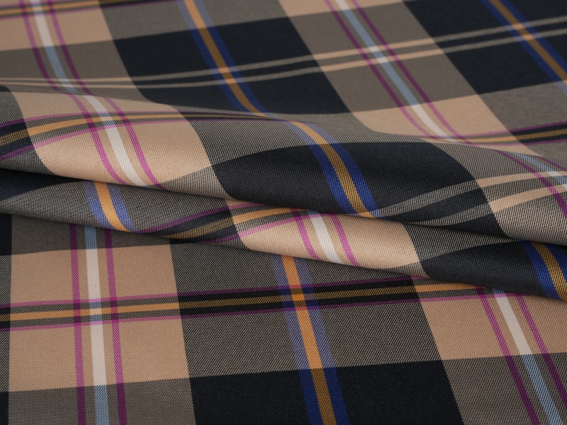 Polyesterová priadza farbená na rukávovú podšívku