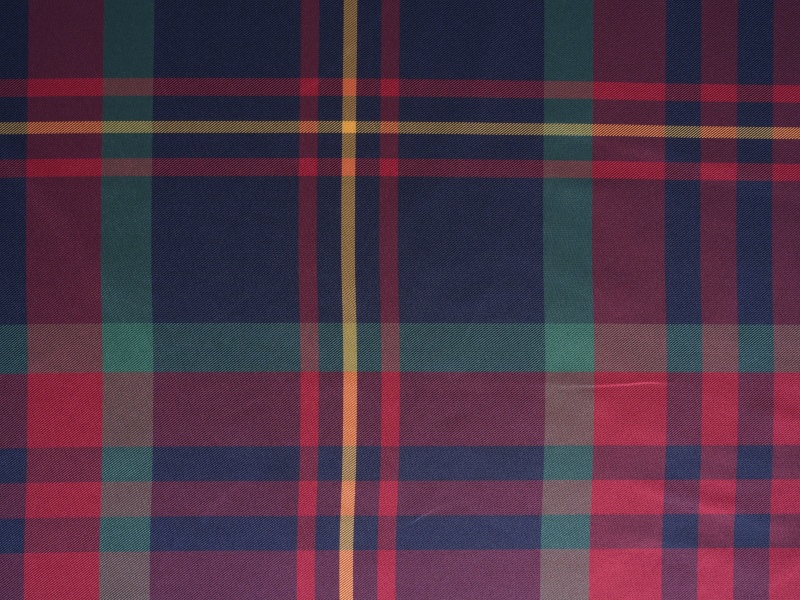 Polyesterová priadza farbená na rukávovú podšívku