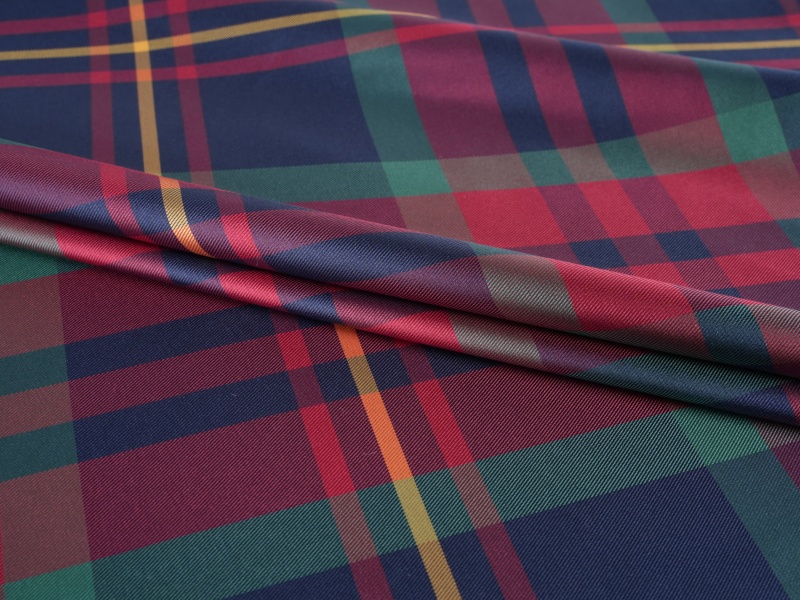 Polyesterová priadza farbená na rukávovú podšívku